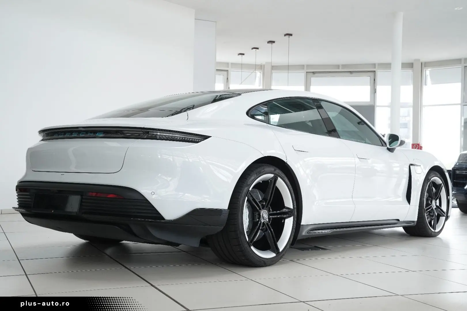 PORSCHE Taycan 4S SportDesign Matrix Chrono Display HUD