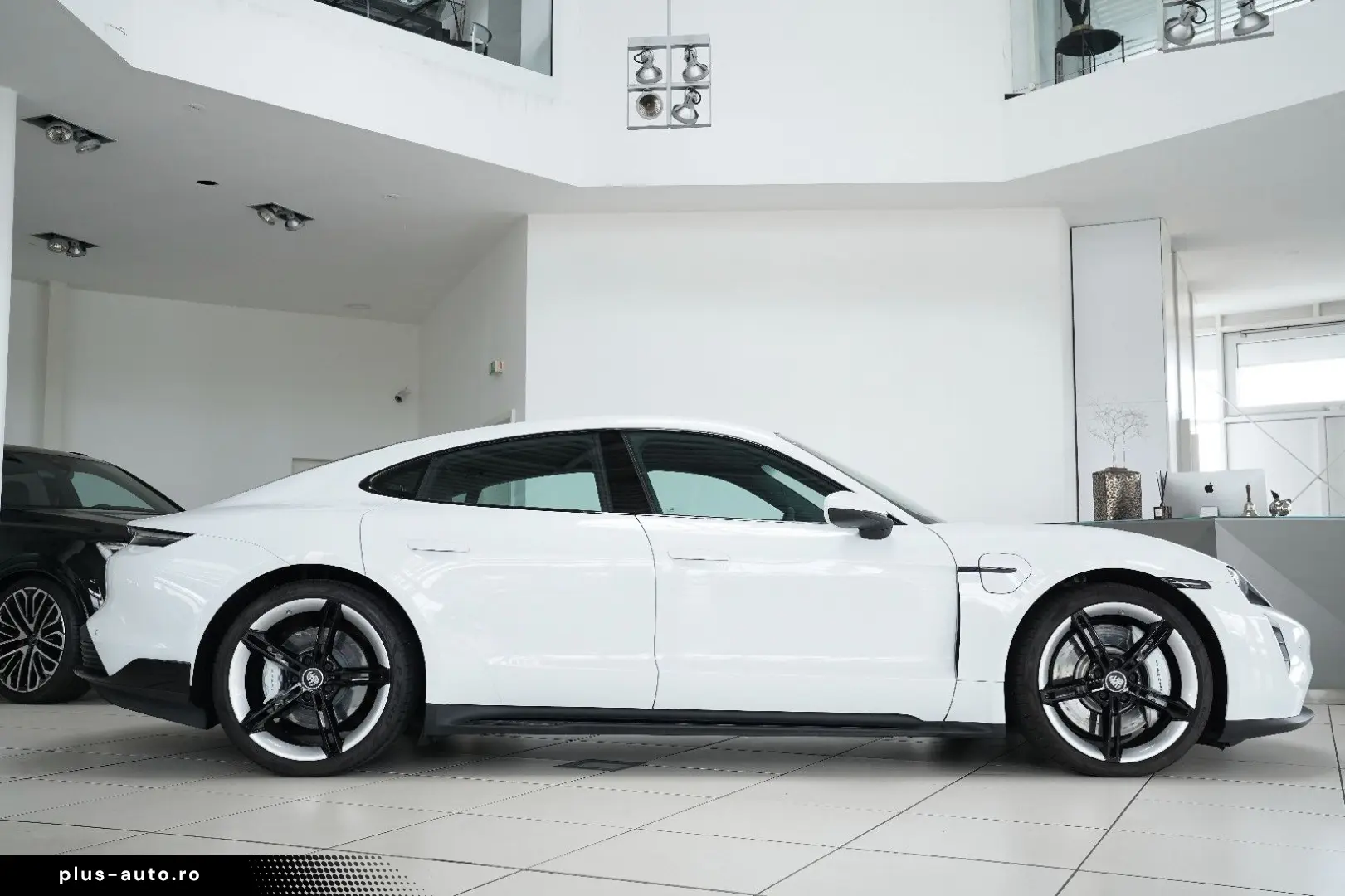 PORSCHE Taycan 4S SportDesign Matrix Chrono Display HUD