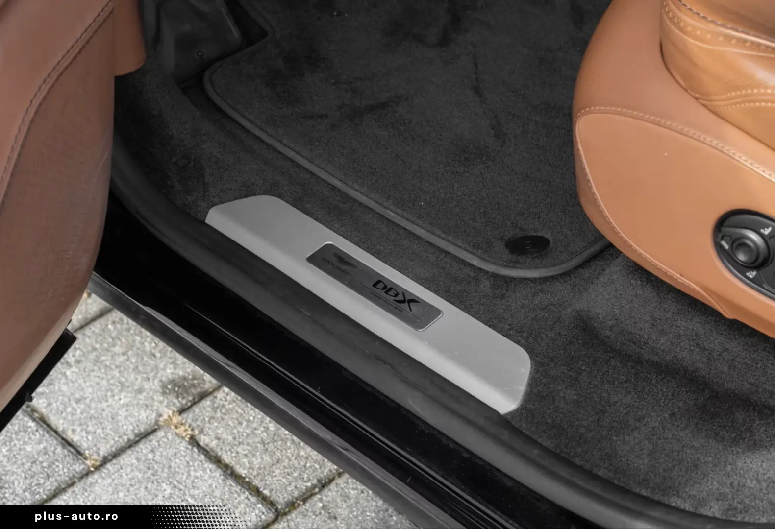 ASTON MARTIN DBX V8 4.0 360-Kamera Sitzbelüftung Sattelbraun