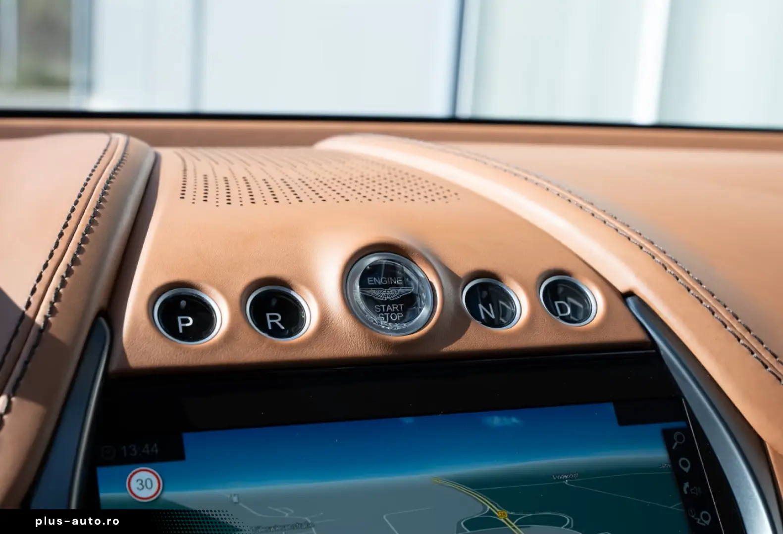 ASTON MARTIN DBX V8 4.0 360-Kamera Sitzbelüftung Sattelbraun