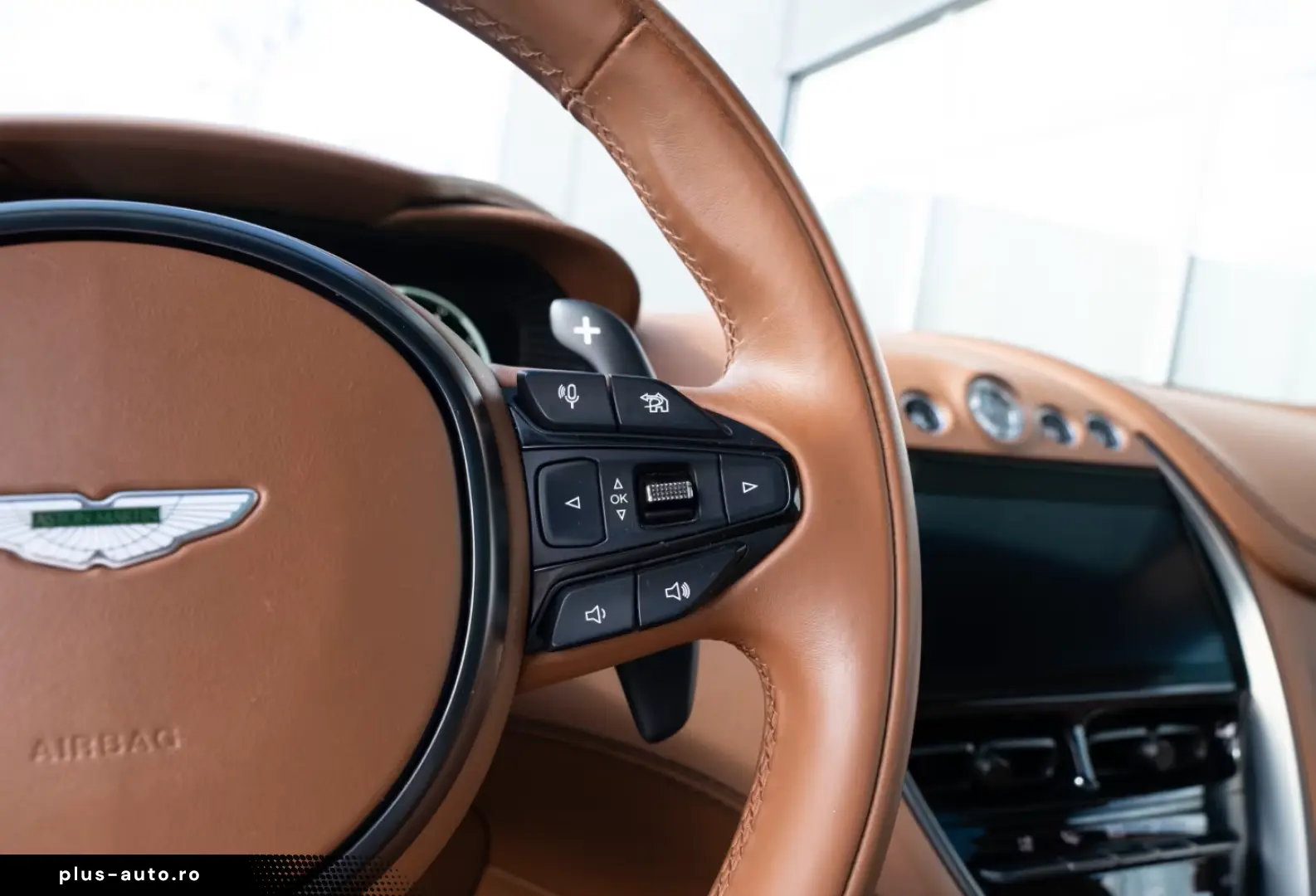 ASTON MARTIN DBX V8 4.0 360-Kamera Sitzbelüftung Sattelbraun