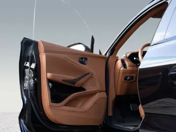 ASTON MARTIN DBX V8 4.0 360-Kamera Sitzbelüftung Sattelbraun