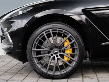 ASTON MARTIN DBX V8 4.0 360-Kamera Sitzbelüftung Sattelbraun