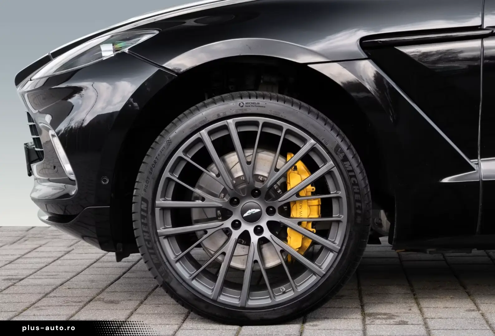 ASTON MARTIN DBX V8 4.0 360-Kamera Sitzbelüftung Sattelbraun