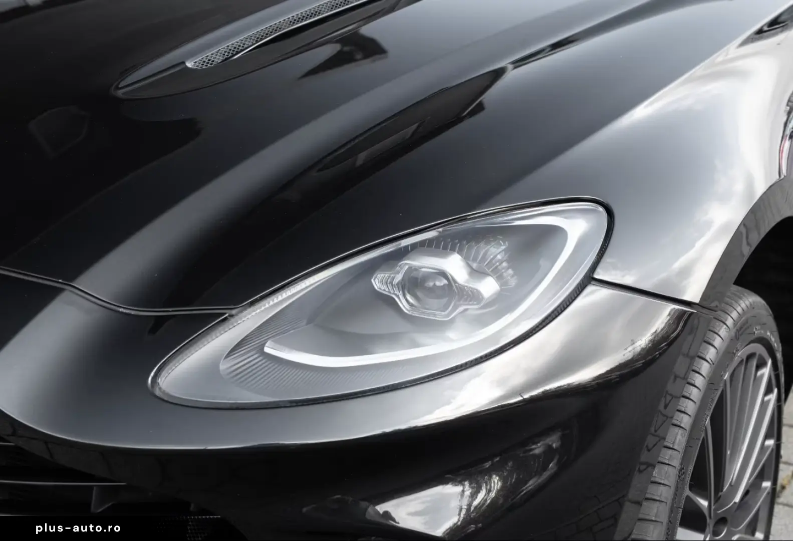 ASTON MARTIN DBX V8 4.0 360-Kamera Sitzbelüftung Sattelbraun