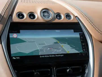 ASTON MARTIN DBX V8 4.0 360-Kamera Sitzbelüftung Sattelbraun