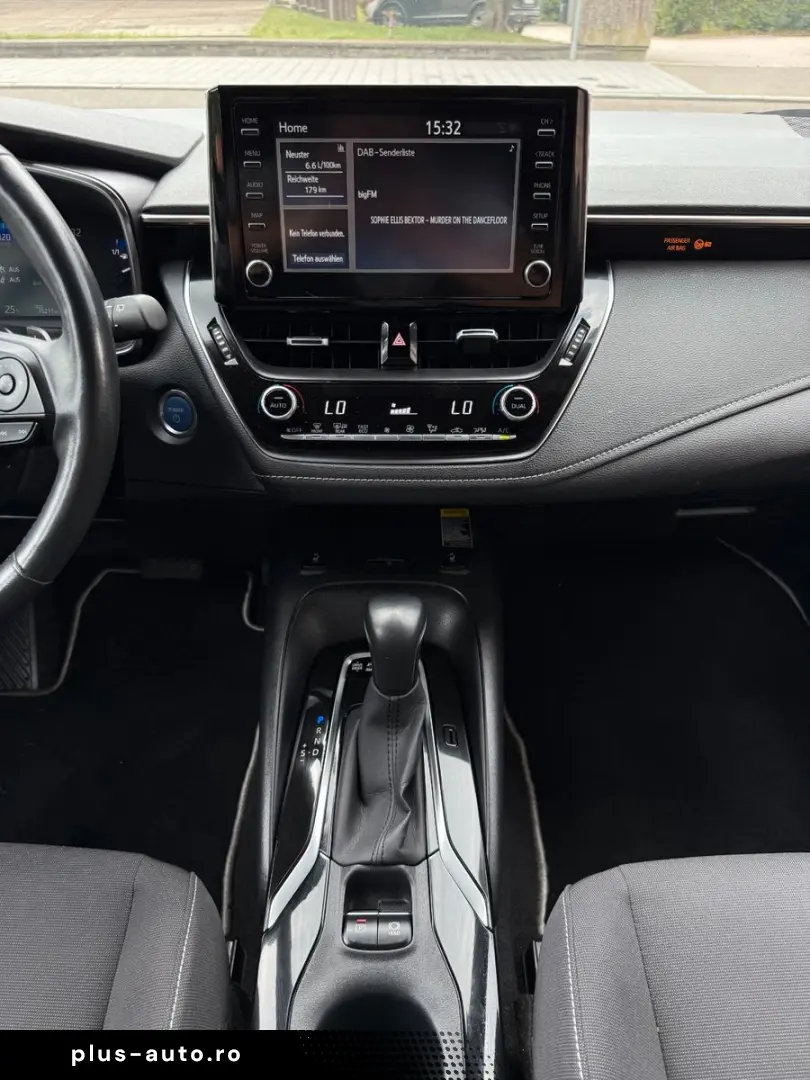 TOYOTA Corolla Touring Sports Hybrid Team D