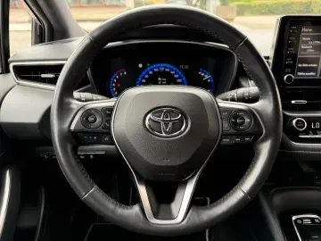 TOYOTA Corolla Touring Sports Hybrid Team D