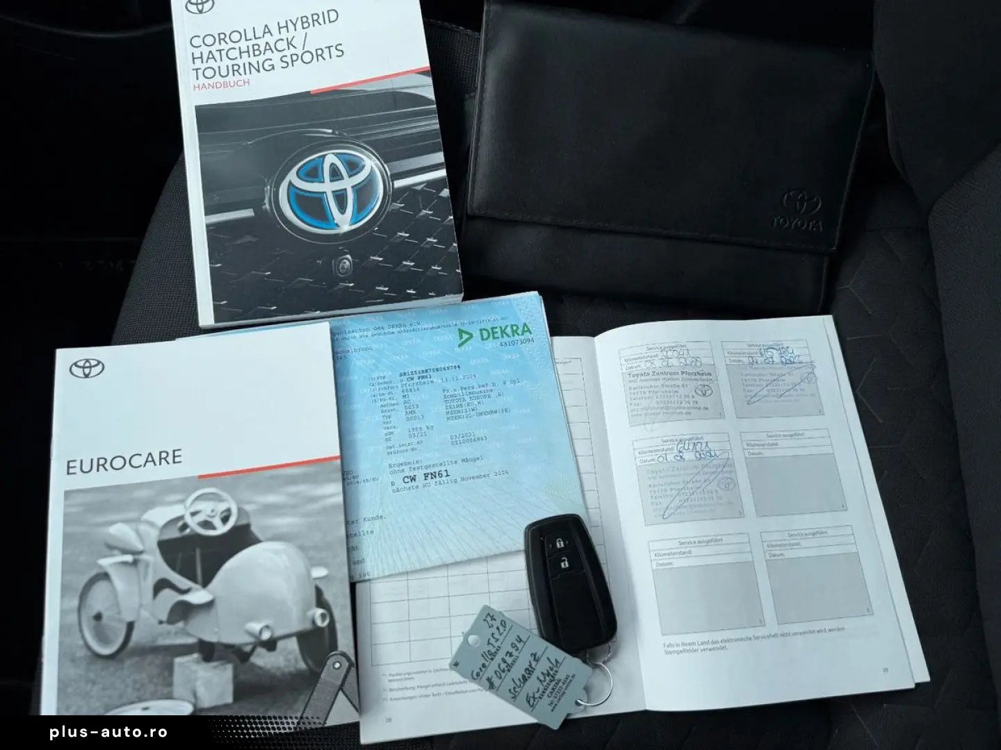 TOYOTA Corolla Touring Sports Hybrid Team D