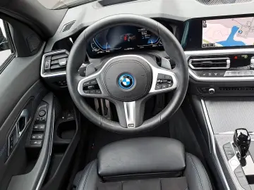 BMW 330e xDrive Limousine M Sport LiveCockpitProf
