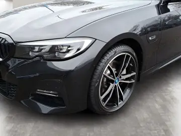 BMW 330e xDrive Limousine M Sport LiveCockpitProf