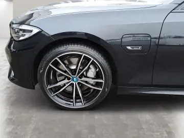 BMW 330e xDrive Limousine M Sport LiveCockpitProf