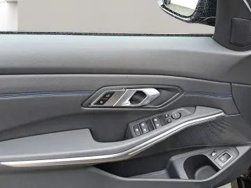 BMW 330e xDrive Limousine M Sport LiveCockpitProf