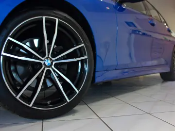 BMW 320dA xDrive LIMO-M-SPORTPAKET UNFALLFREI DEUTSC