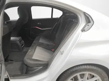 BMW 320xi Lim. M Sport ACC HiFi SHZ HUD KZU QI 360