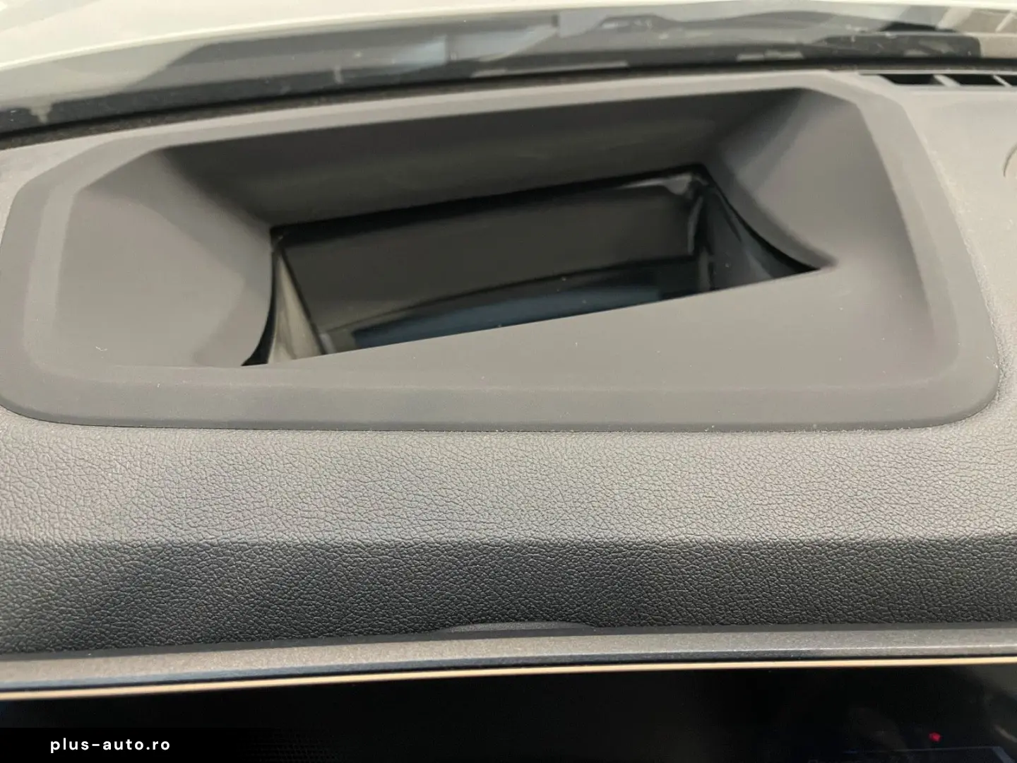 BMW 320xi Lim. M Sport ACC HiFi SHZ HUD KZU QI 360