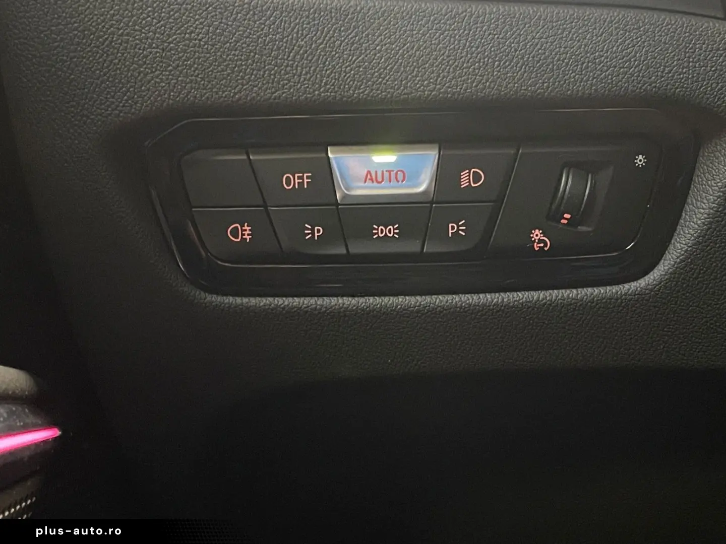 BMW 320xi Lim. M Sport ACC HiFi SHZ HUD KZU QI 360