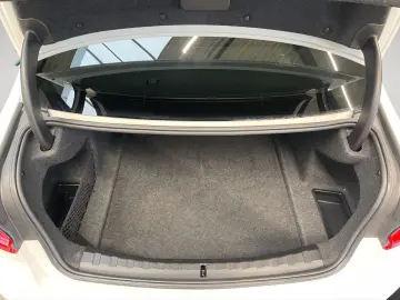 BMW 320xi Lim. M Sport ACC HiFi SHZ HUD KZU QI 360