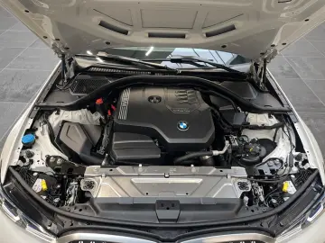 BMW 320xi Lim. M Sport ACC HiFi SHZ HUD KZU QI 360