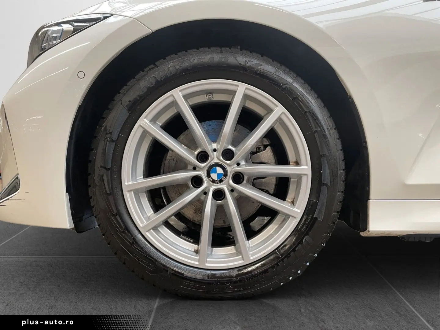 BMW 320xi Lim. M Sport ACC HiFi SHZ HUD KZU QI 360