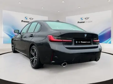 BMW 320d xDrive Limousine HEAD-UP RFK XDRIVE LED SHZ