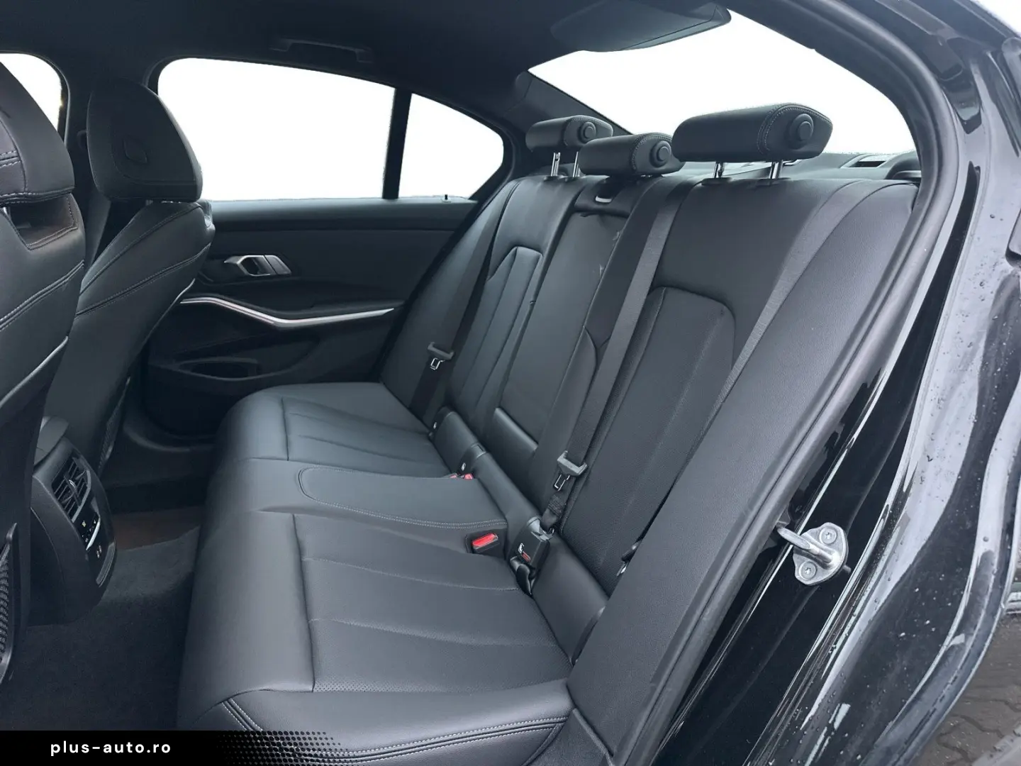 BMW 320d xDrive Limousine HEAD-UP RFK XDRIVE LED SHZ