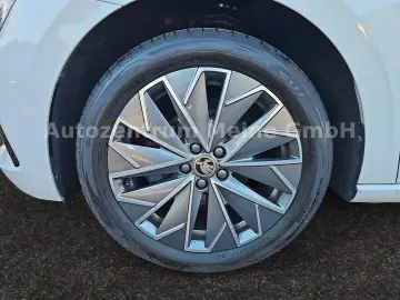 SKODA Scala Tour SHZ AHK LED PDC LaneAssis AUTO