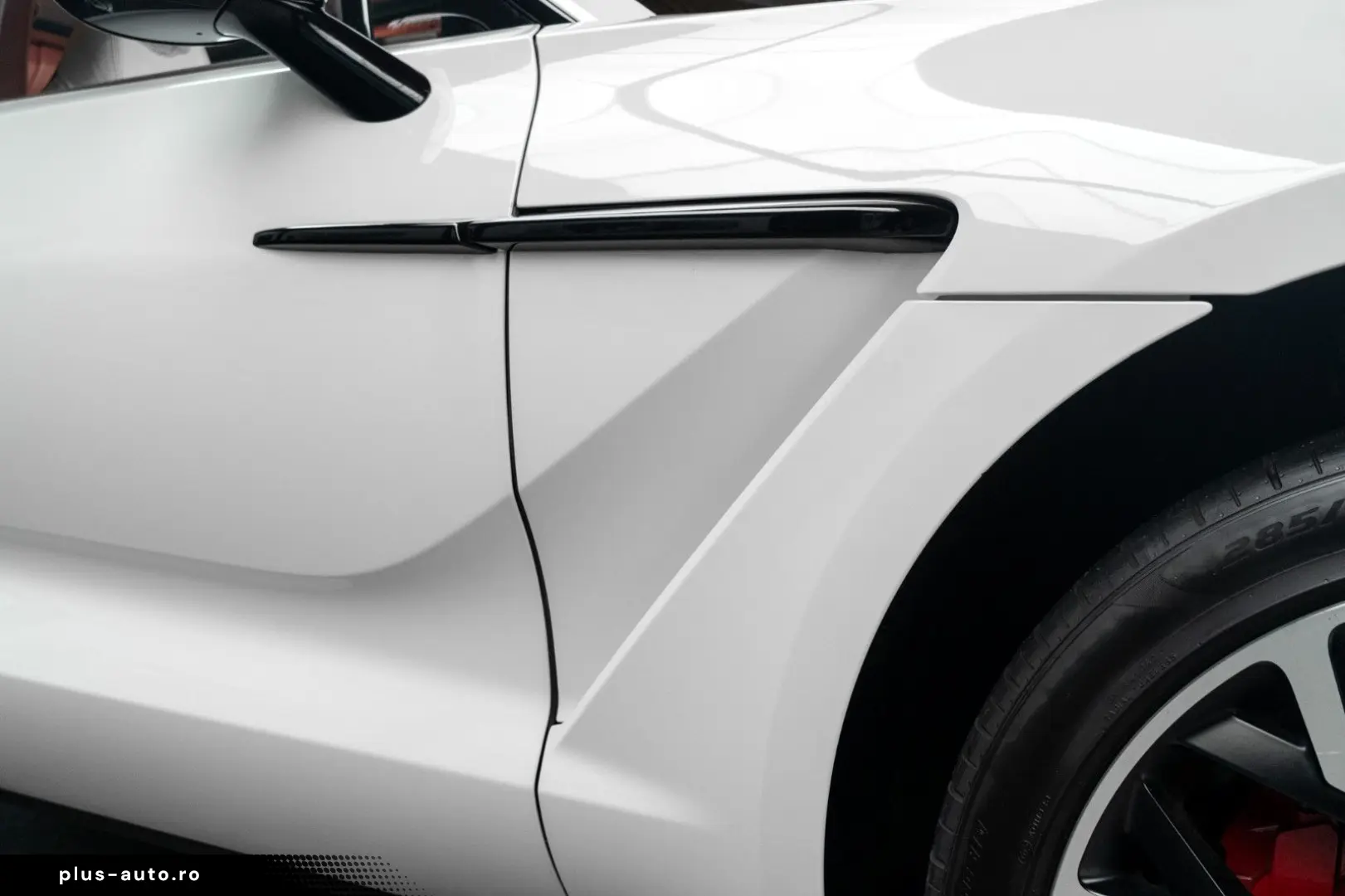 ASTON MARTIN DBX 4.0 V8 #Exclusive Farbkombi #deutsches Fzg.