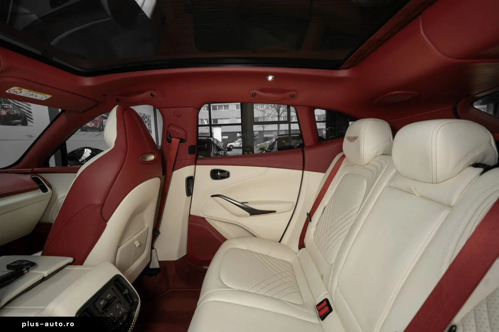 ASTON MARTIN DBX 4.0 V8 #Exclusive Farbkombi #deutsches Fzg.