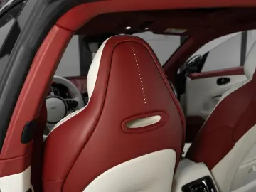 ASTON MARTIN DBX 4.0 V8 #Exclusive Farbkombi #deutsches Fzg.