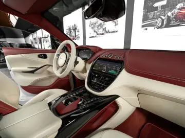 ASTON MARTIN DBX 4.0 V8 #Exclusive Farbkombi #deutsches Fzg.