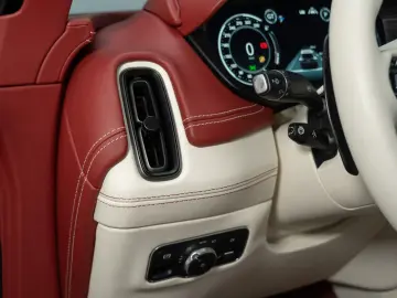 ASTON MARTIN DBX 4.0 V8 #Exclusive Farbkombi #deutsches Fzg.