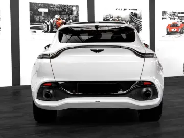 ASTON MARTIN DBX 4.0 V8 #Exclusive Farbkombi #deutsches Fzg.