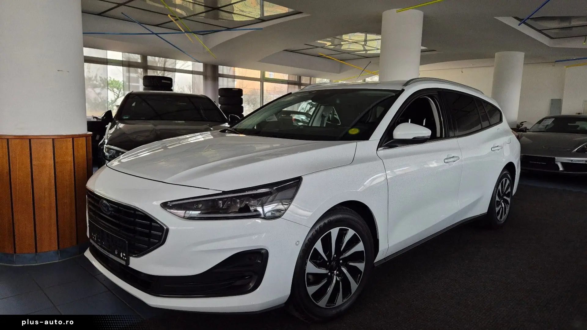 FORD Focus Titanium ACC Matrix Navi RFK SHZ Spur Tot