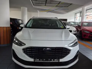 FORD Focus Titanium ACC Matrix Navi RFK SHZ Spur Tot