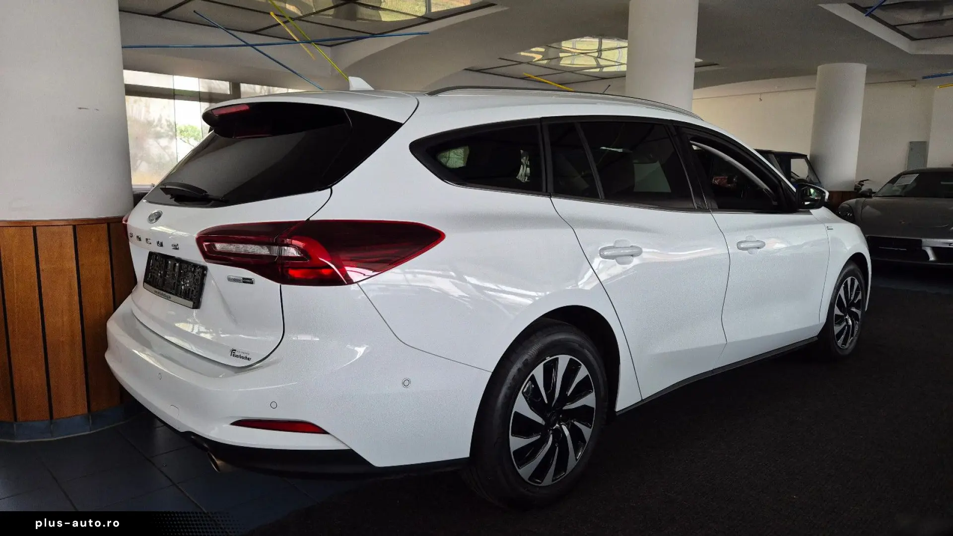 FORD Focus Titanium ACC Matrix Navi RFK SHZ Spur Tot