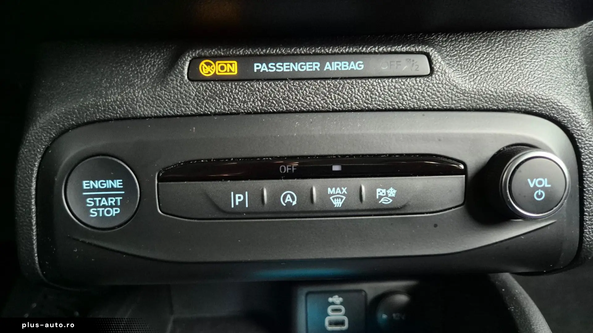 FORD Focus Titanium ACC Matrix Navi RFK SHZ Spur Tot