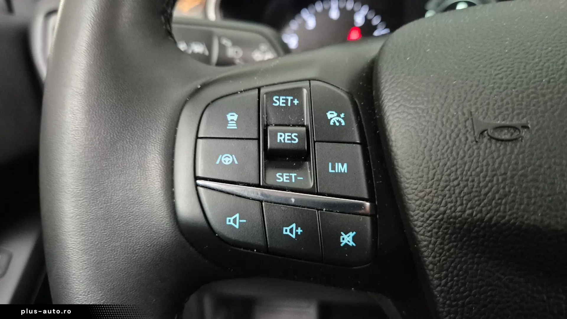 FORD Focus Titanium ACC Matrix Navi RFK SHZ Spur Tot