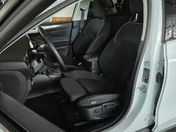 FORD Focus Titanium ACC Matrix Navi RFK SHZ Spur Tot