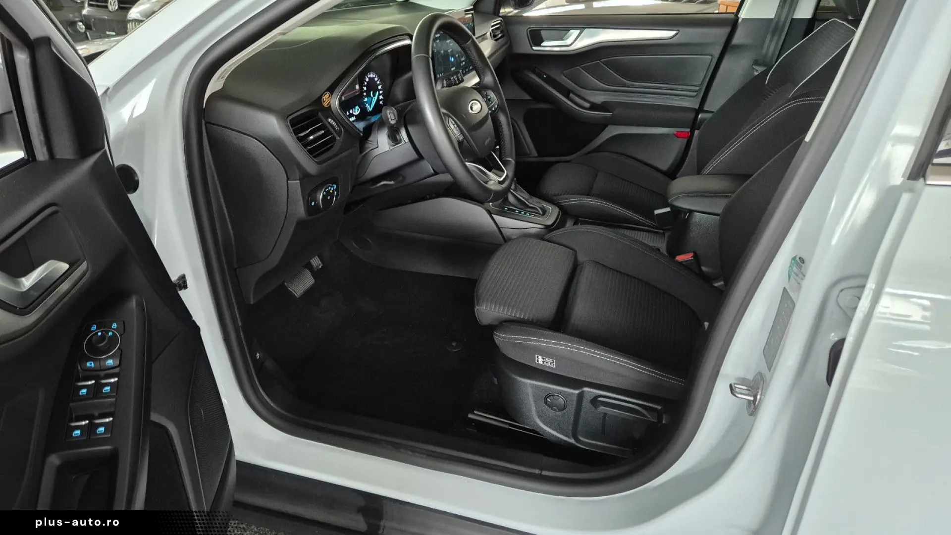 FORD Focus Titanium ACC Matrix Navi RFK SHZ Spur Tot