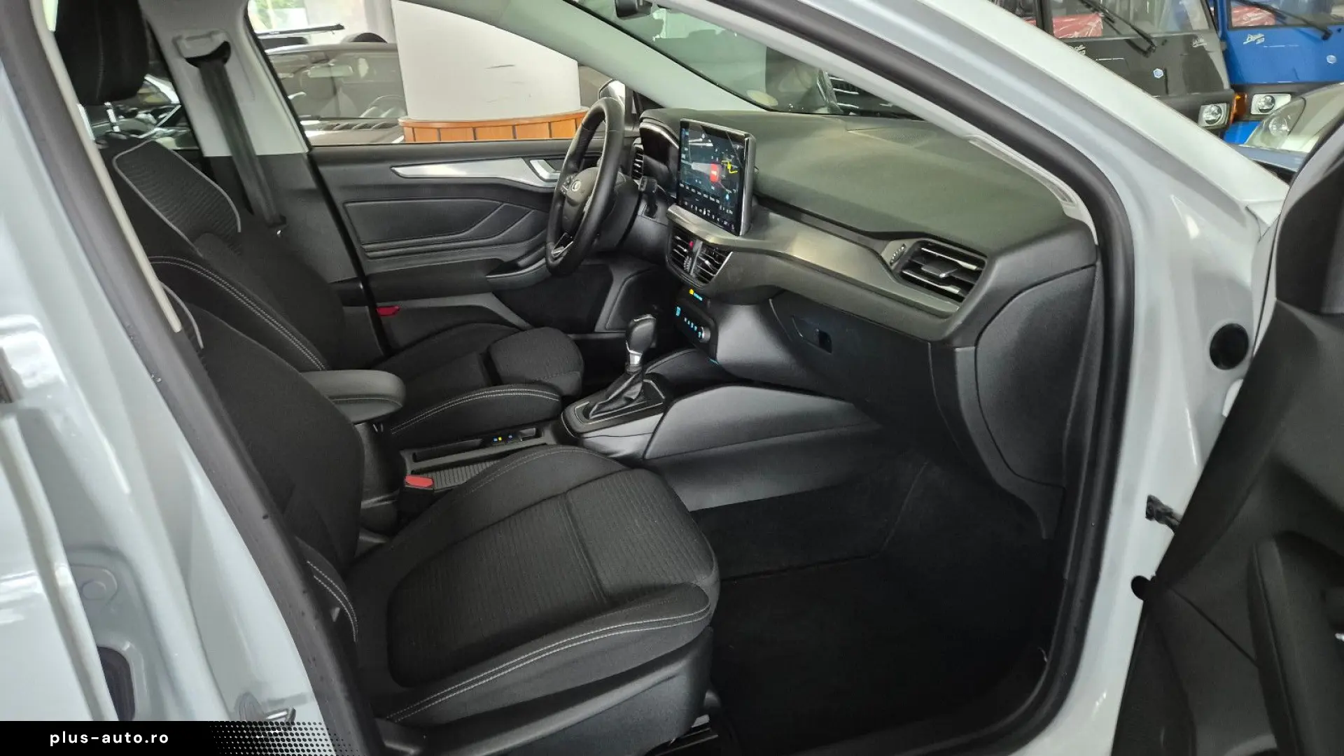 FORD Focus Titanium ACC Matrix Navi RFK SHZ Spur Tot