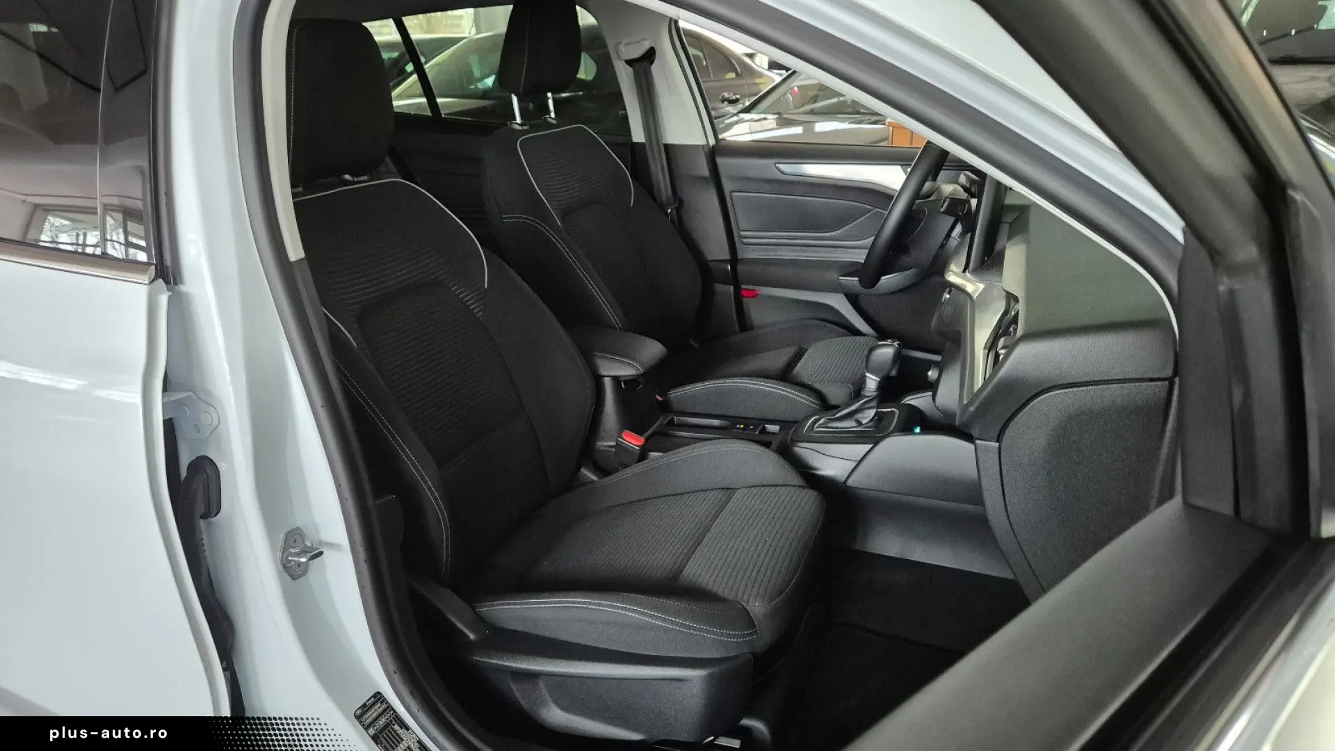 FORD Focus Titanium ACC Matrix Navi RFK SHZ Spur Tot