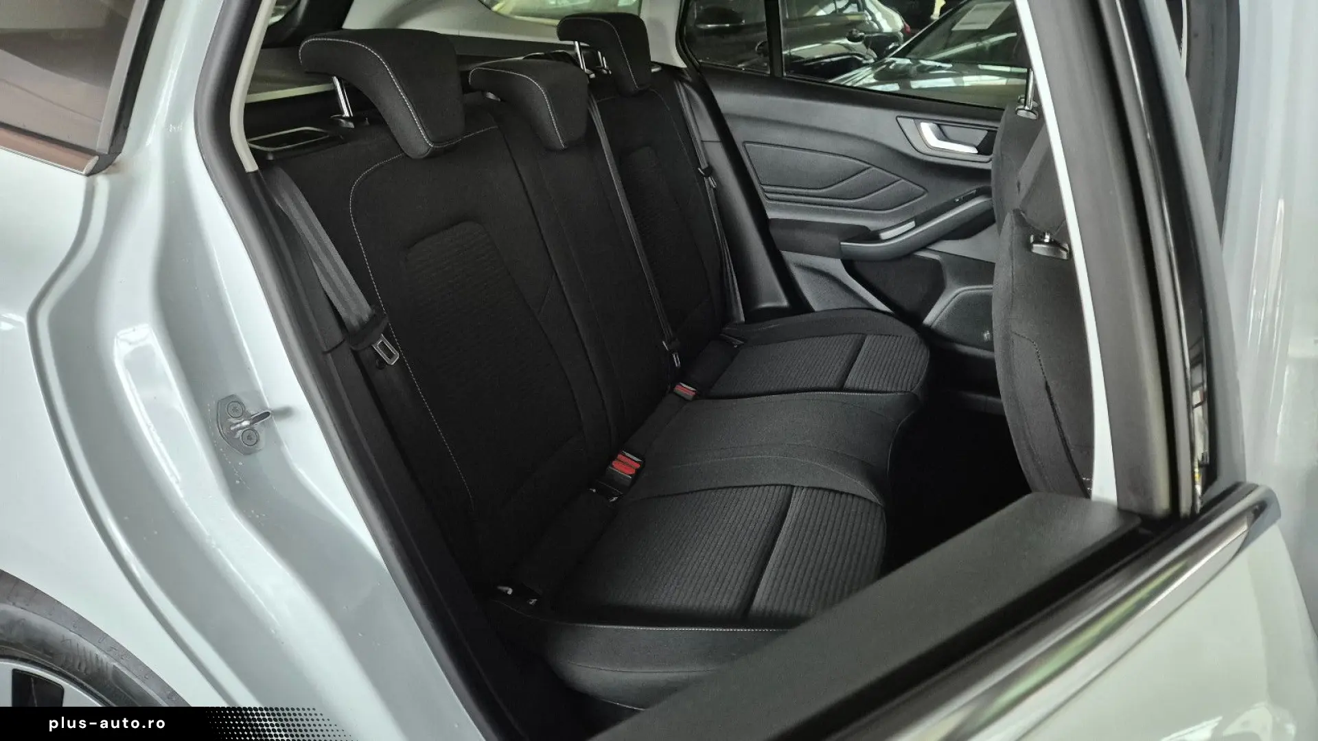 FORD Focus Titanium ACC Matrix Navi RFK SHZ Spur Tot