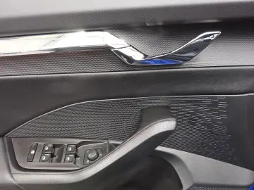 SKODA Octavia Kombi 2.0 TDI Style Navi LED vc HuD ACC