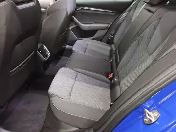 SKODA Octavia Kombi 2.0 TDI Style Navi LED vc HuD ACC