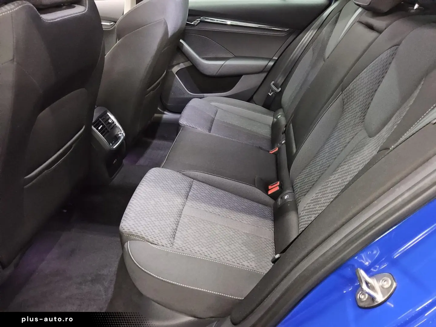 SKODA Octavia Kombi 2.0 TDI Style Navi LED vc HuD ACC