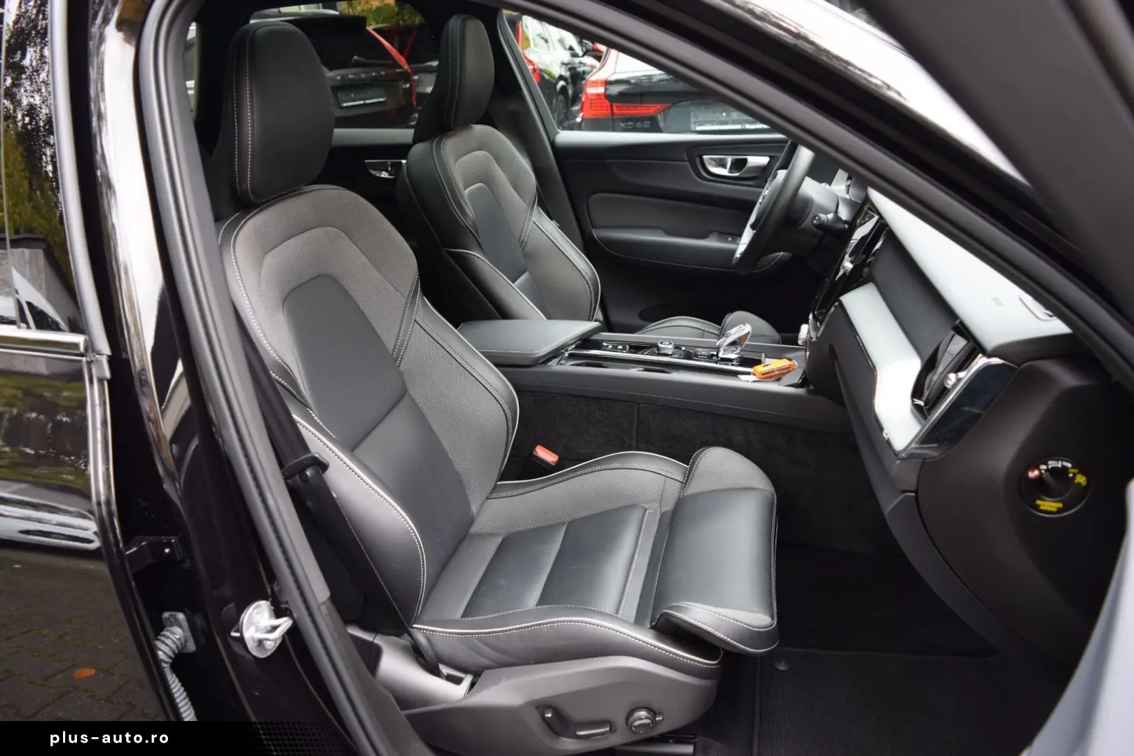 VOLVO XC60 T6 AWD Plus Black Edition