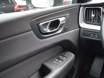 VOLVO XC60 T6 AWD Plus Black Edition