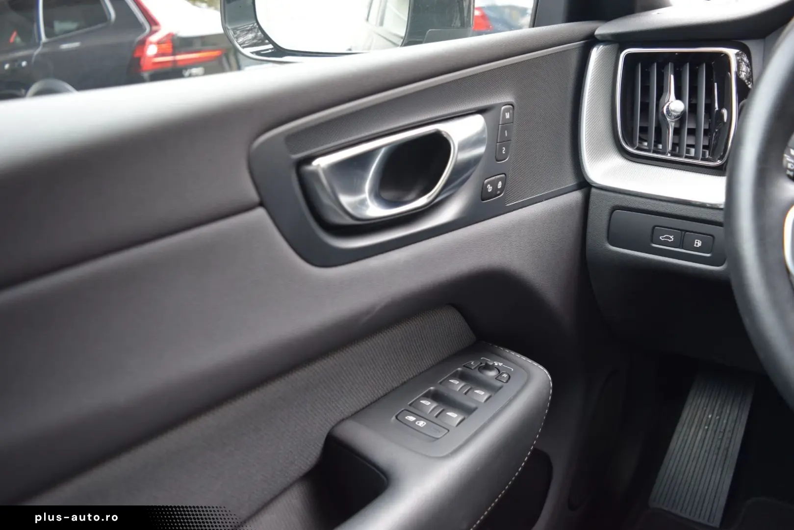 VOLVO XC60 T6 AWD Plus Black Edition