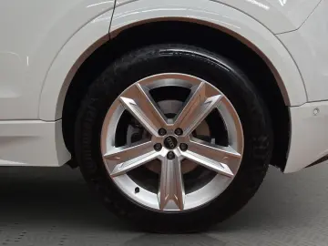 AUDI Q8 55 TFSIe Quattro